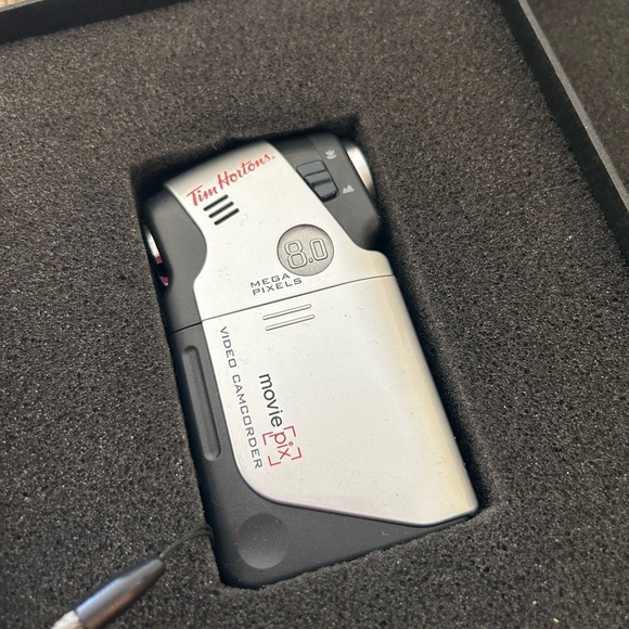 Video recorder camera never used, small easy to handle - Picture 2 of 3